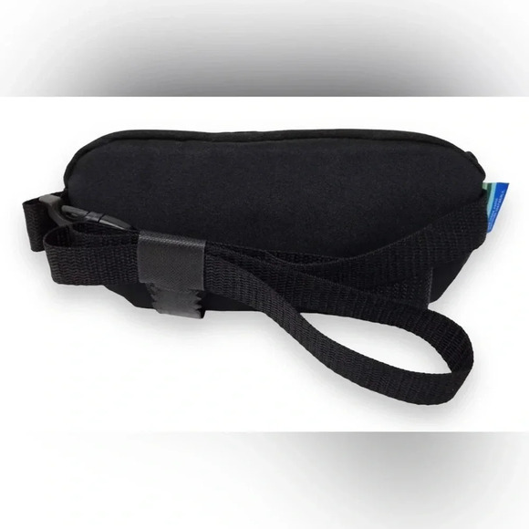 United Airlines Polaris First Class Therabody Amenity Kit Cross Body Belt Bag - Picture 3 of 3